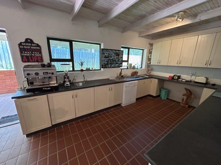 4 Bedroom Property for Sale in Noorsekloof Eastern Cape